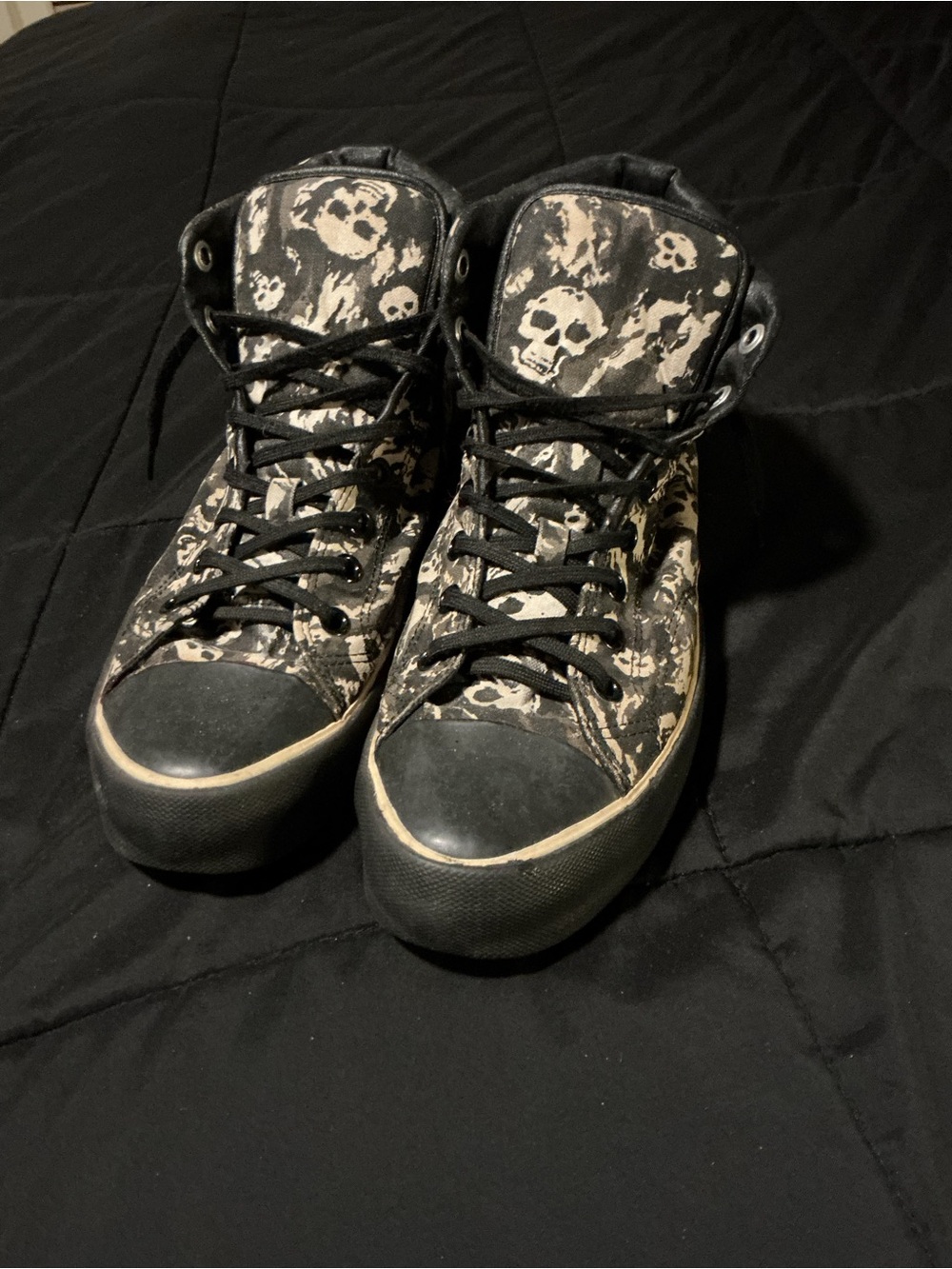Number (N)ine Skull Print High-Top Sneakers